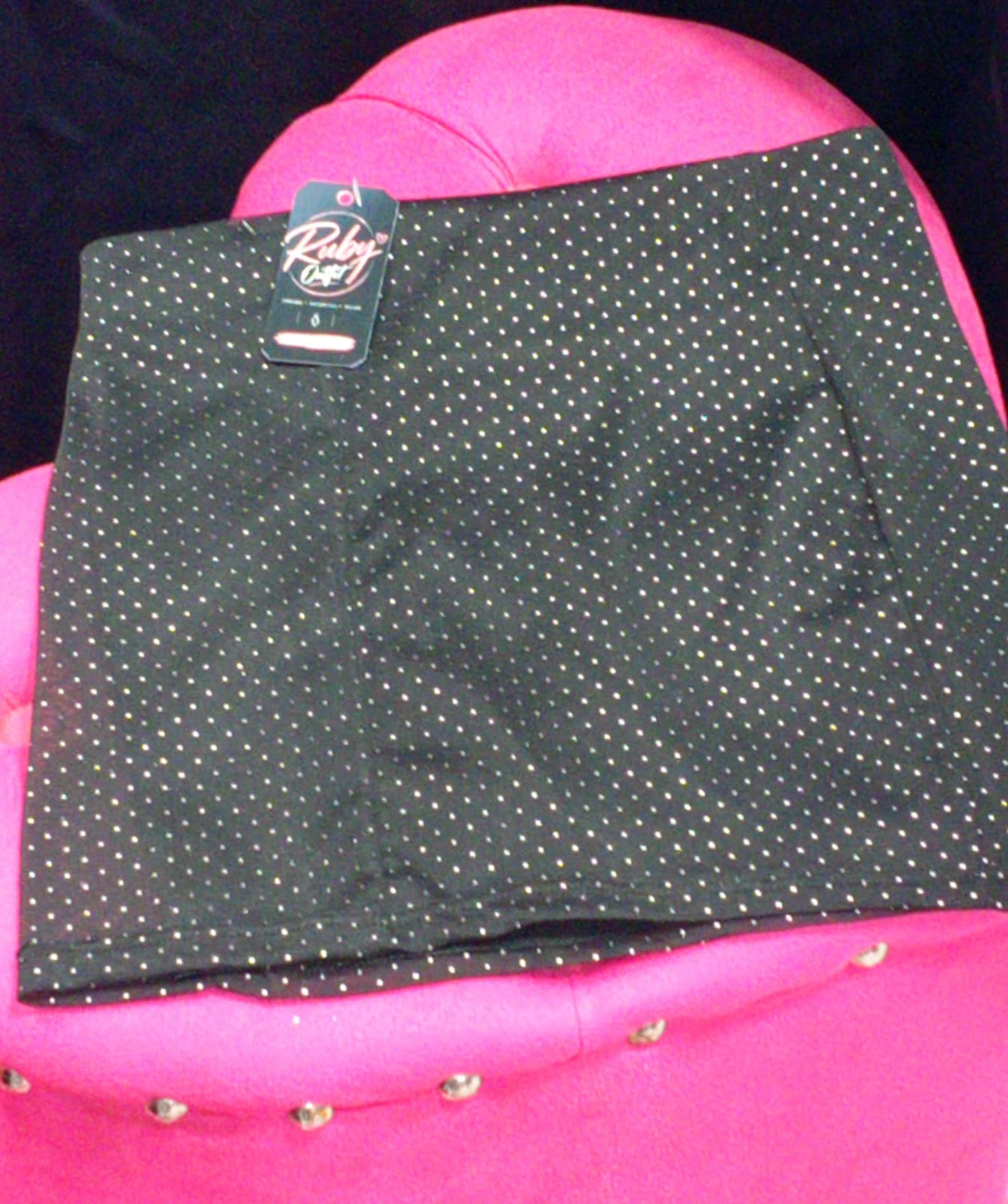 Falda Negra con Puntos Brillantes — Ruby Outfit
