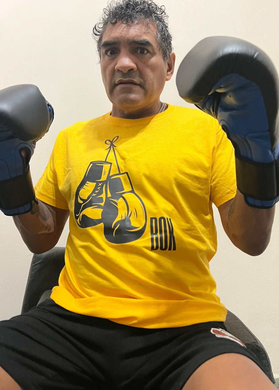 REMERA BOX AMARILLA 