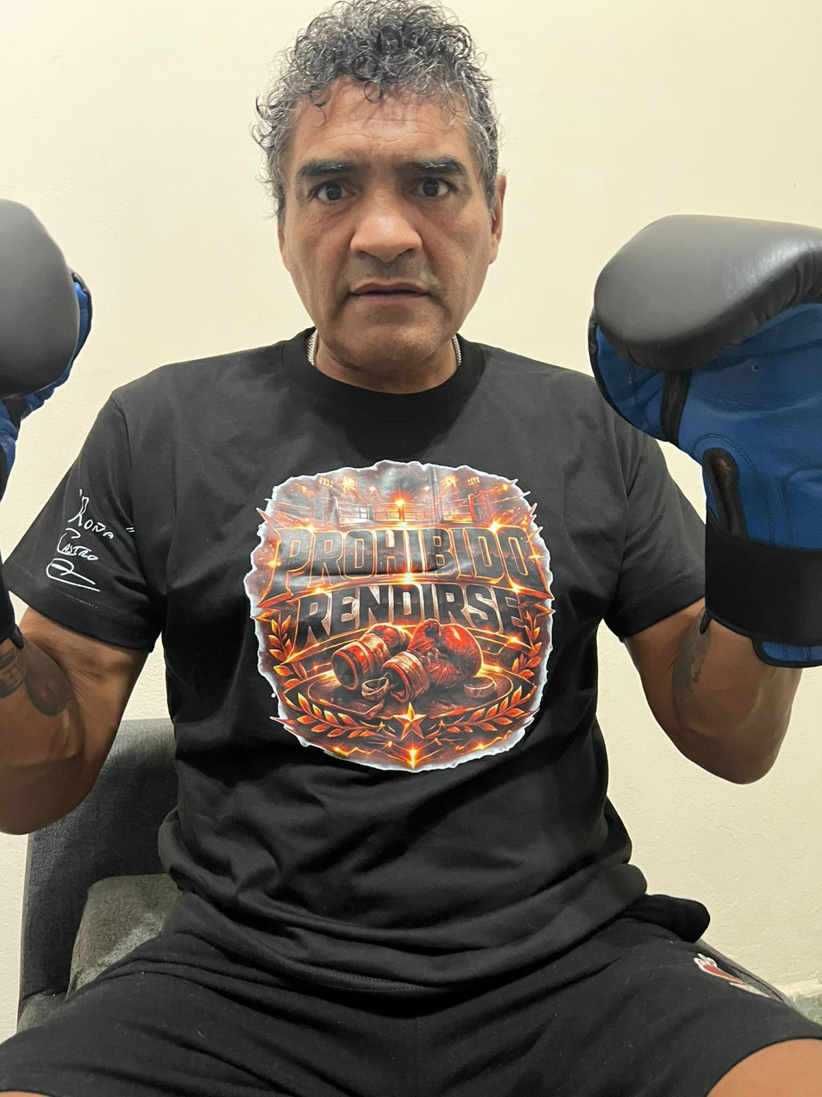 REMERA PROHIBIDO RENDIRSE
